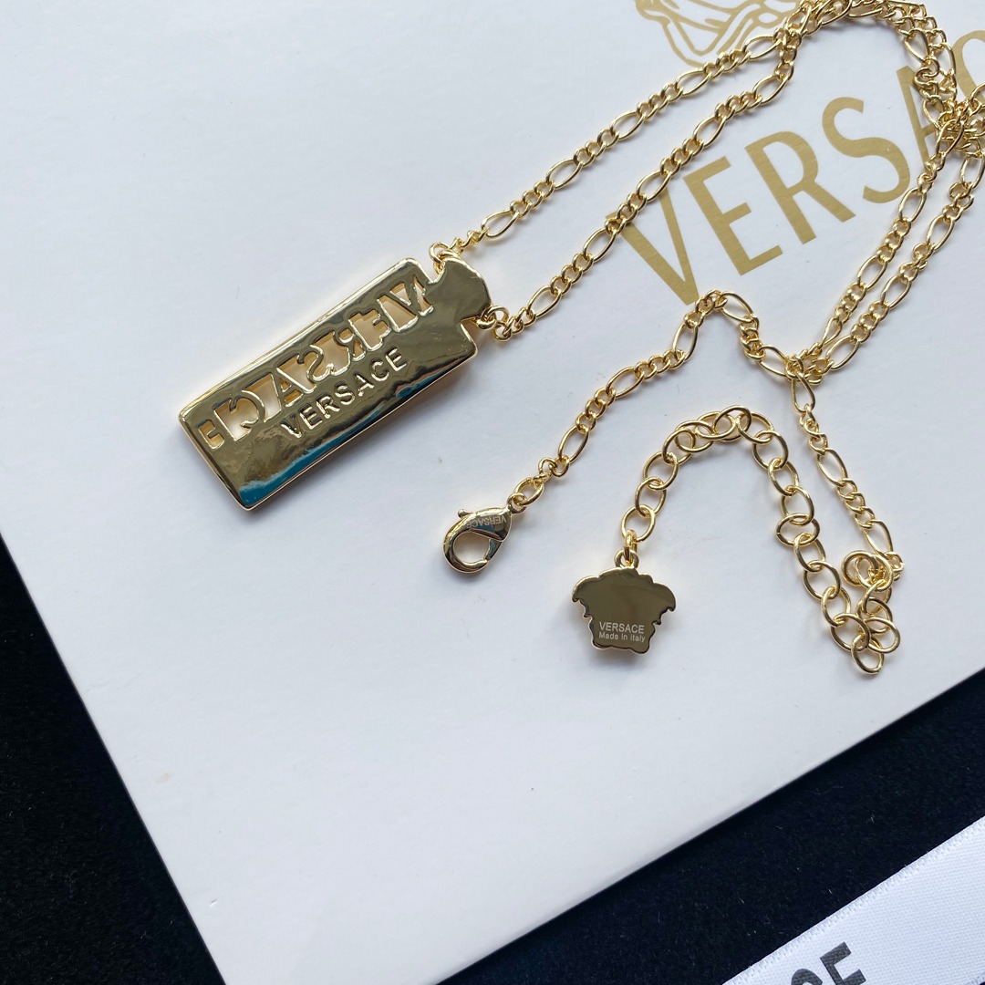 B057  VERSACE necklace 107825