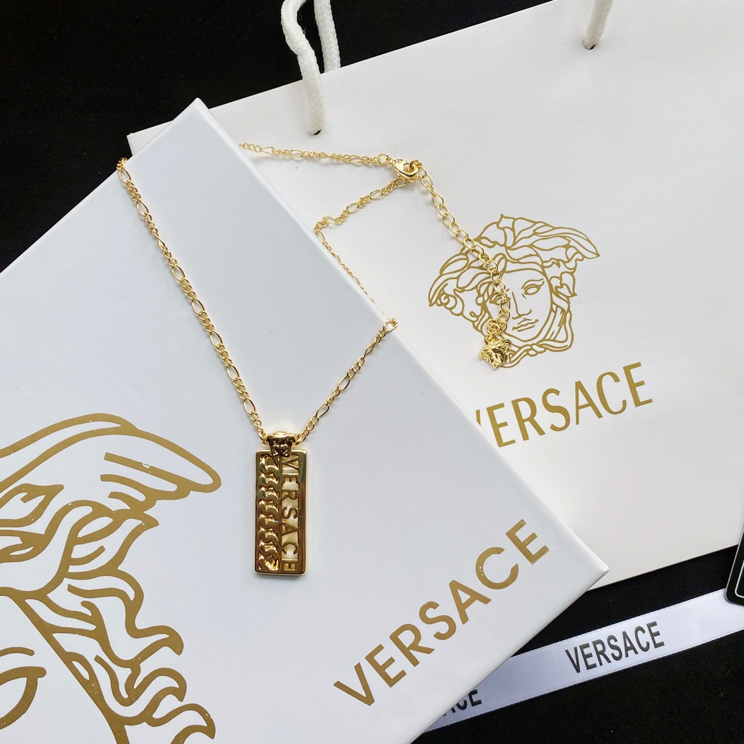 B057  VERSACE necklace 107825