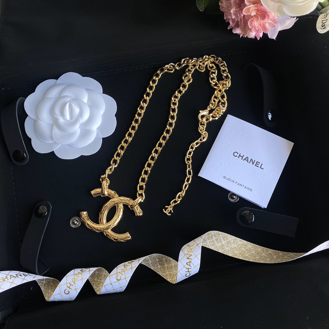 B322 Chanel necklace 107835