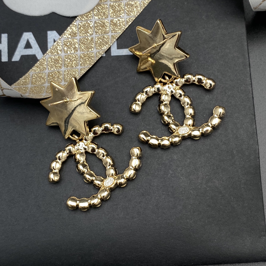 A527  Chanel earring 107842