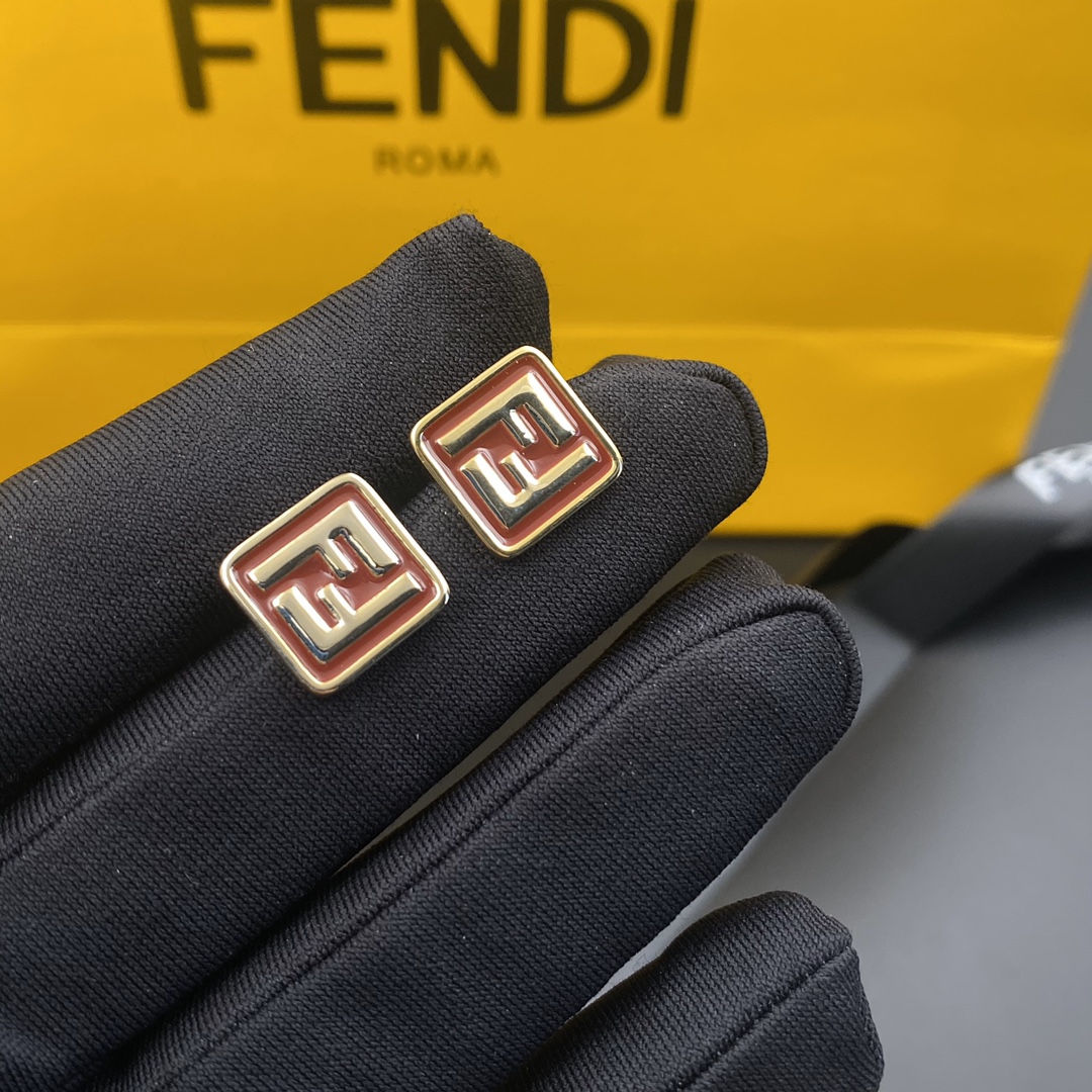 A105  FENDI-earring 107843