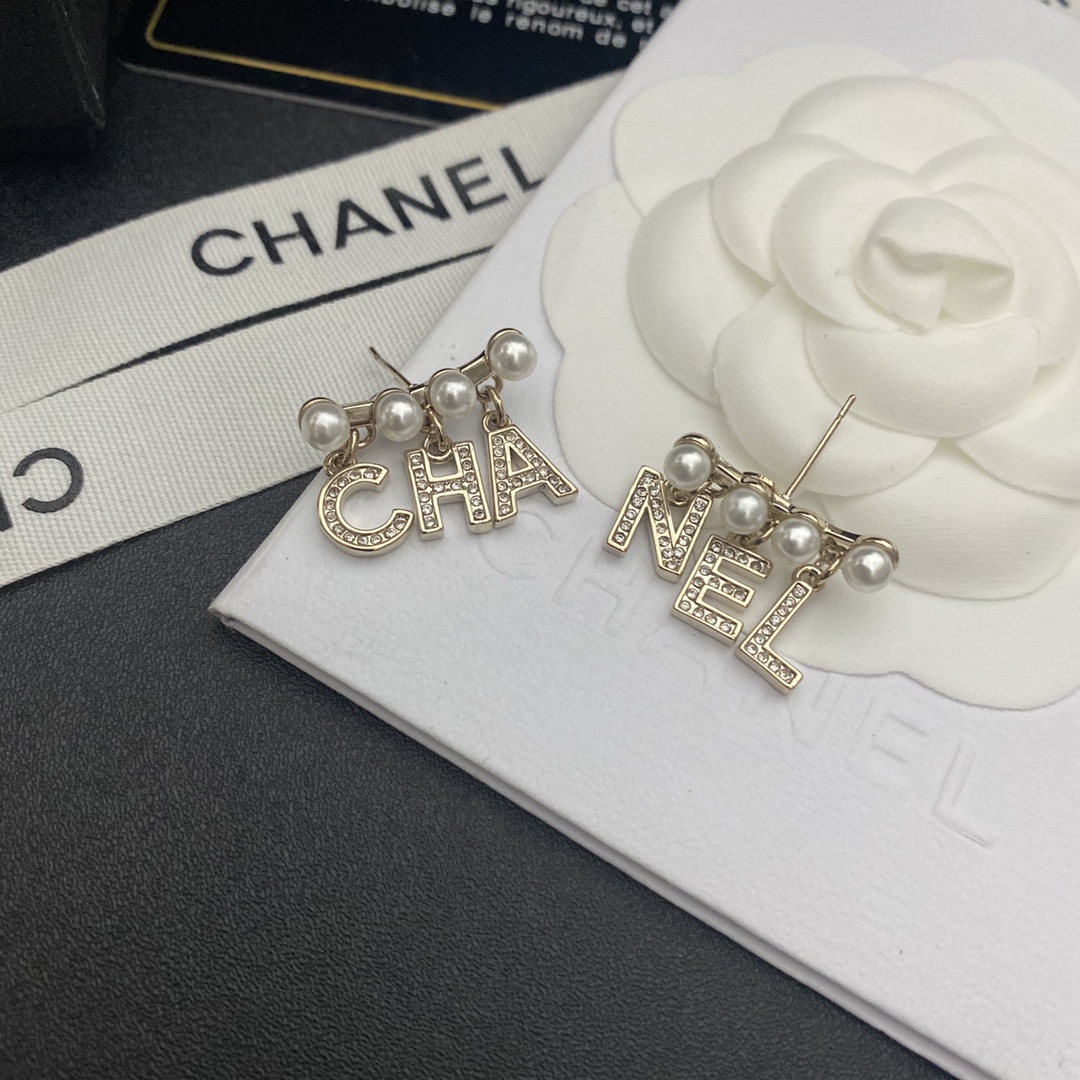 A236 Chanel earring 107852