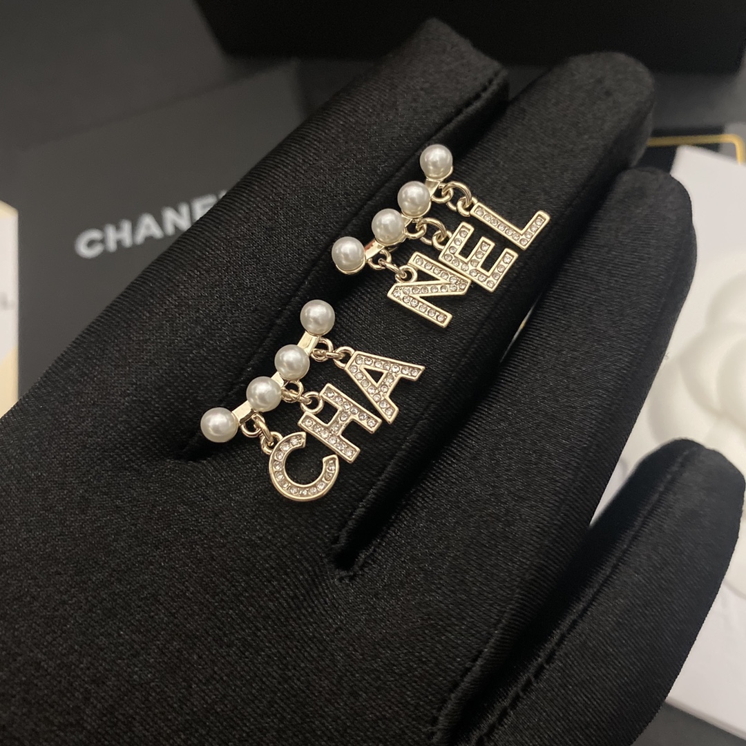 A236 Chanel earring 107852