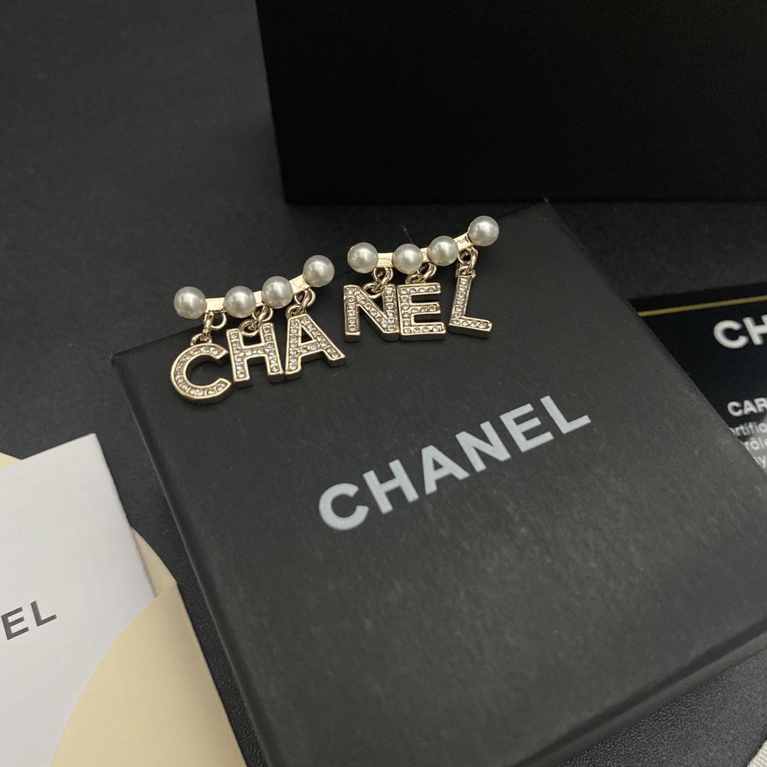 A236 Chanel earring 107852