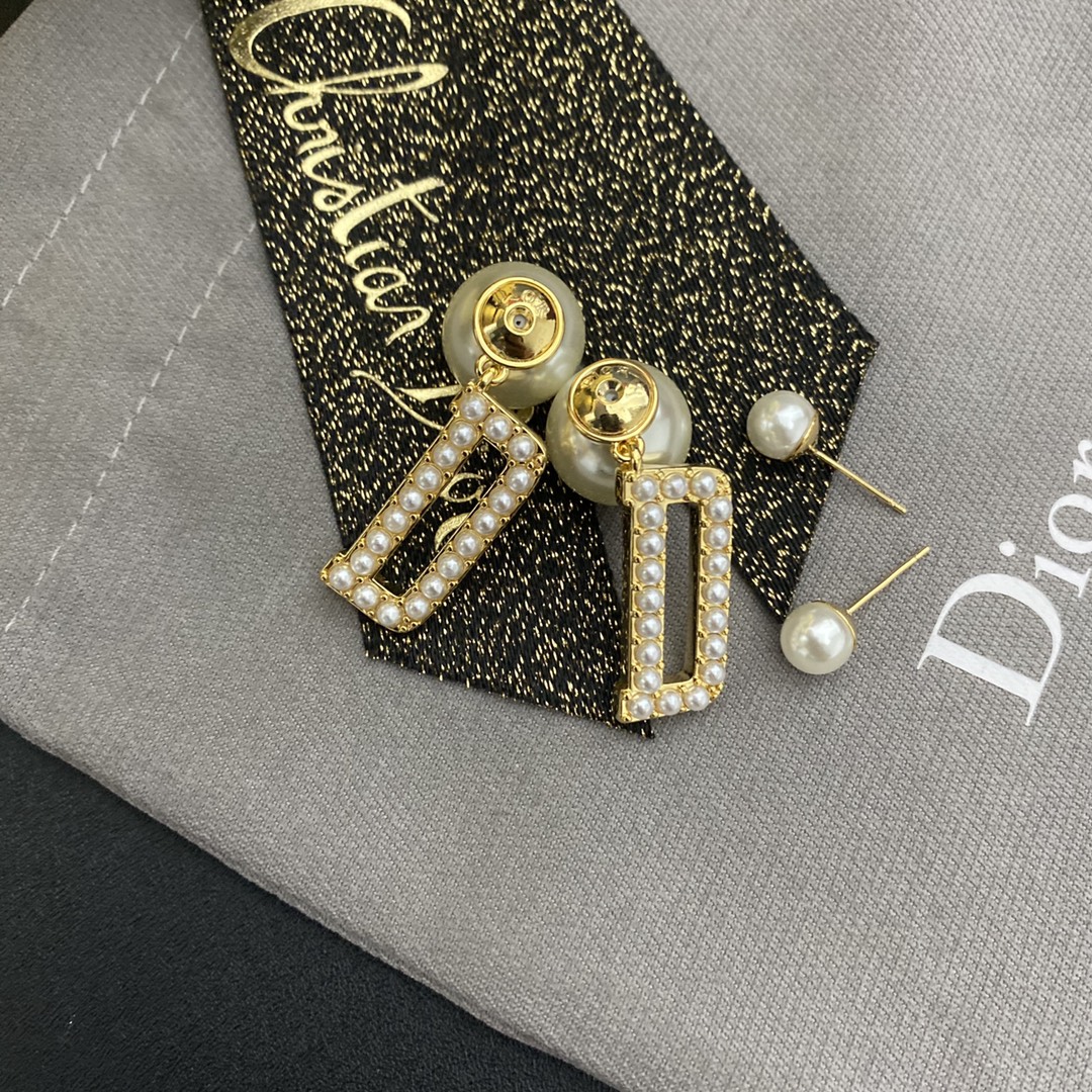 A081 Dior earring 107862