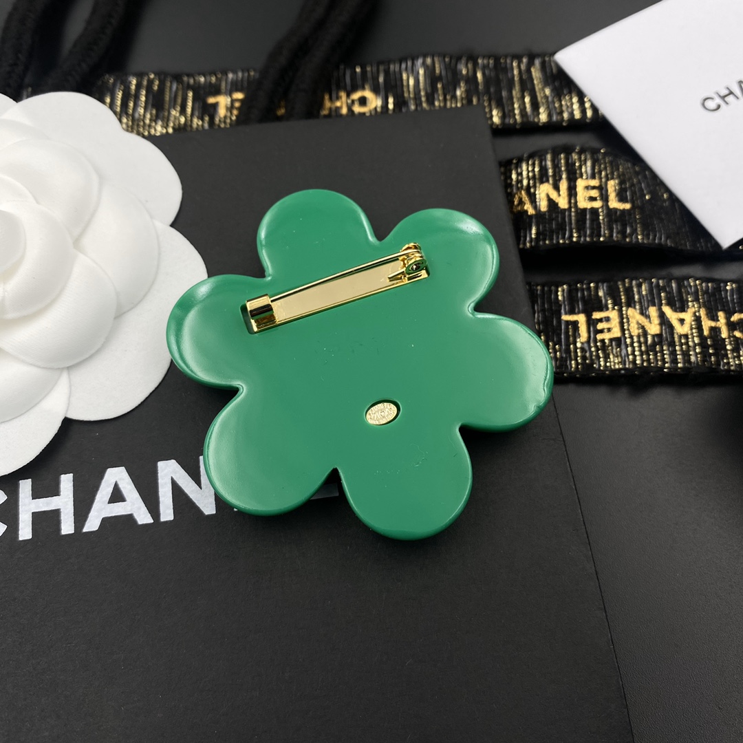 C216--Chanel brooch 107863