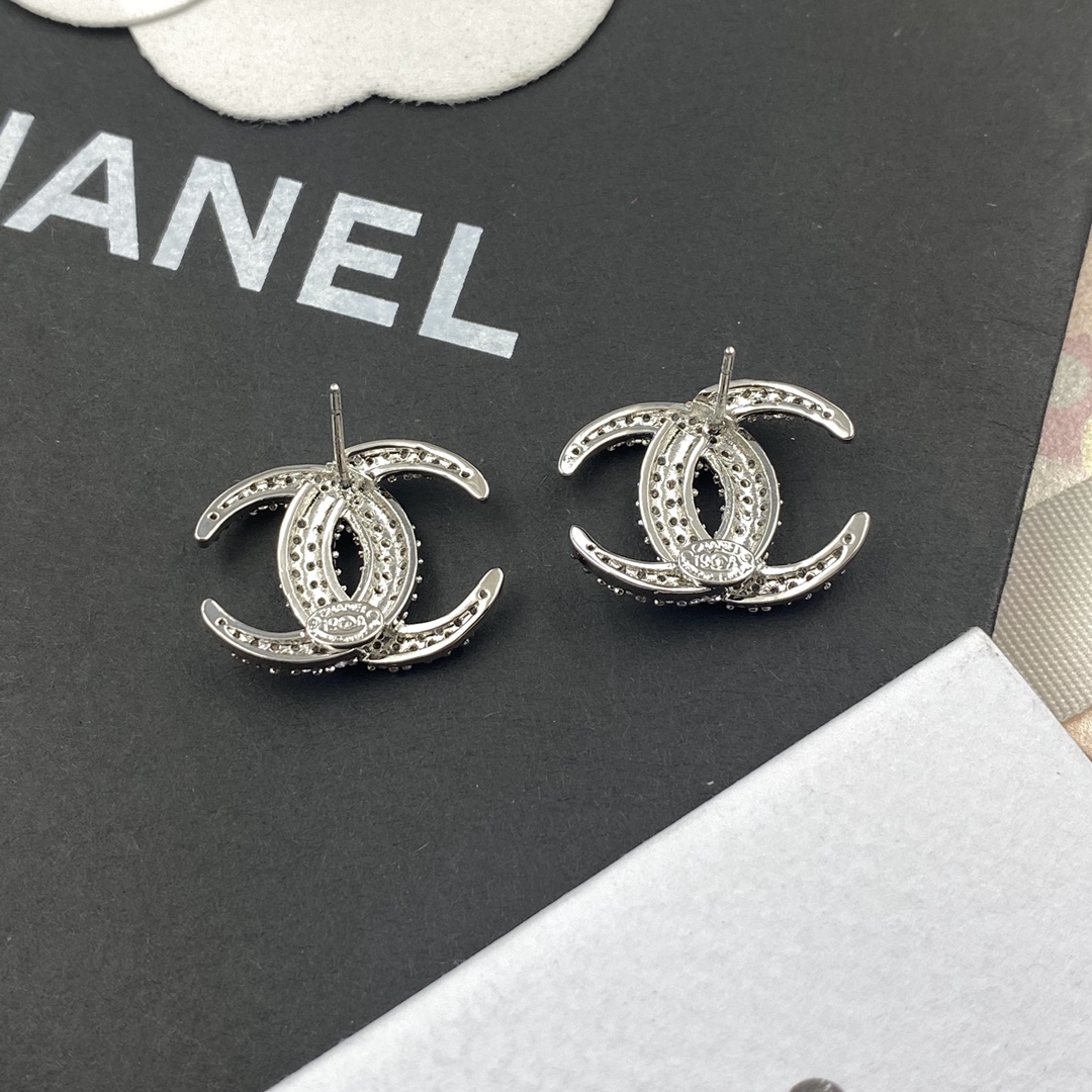 A181 chanel earring 107910