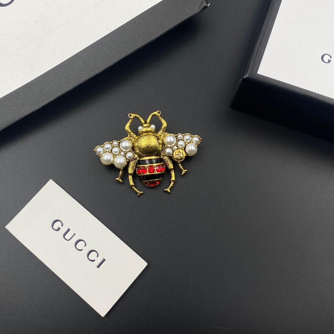 C220 Gucci brooch 107913