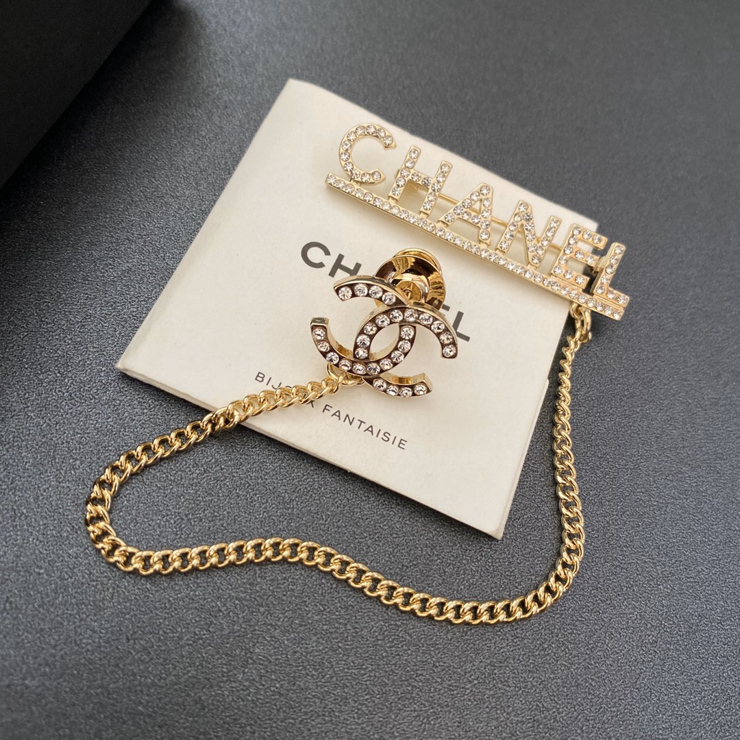 C190 Chanel brooch 107914