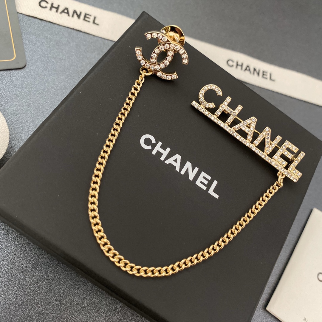 C190 Chanel brooch 107914