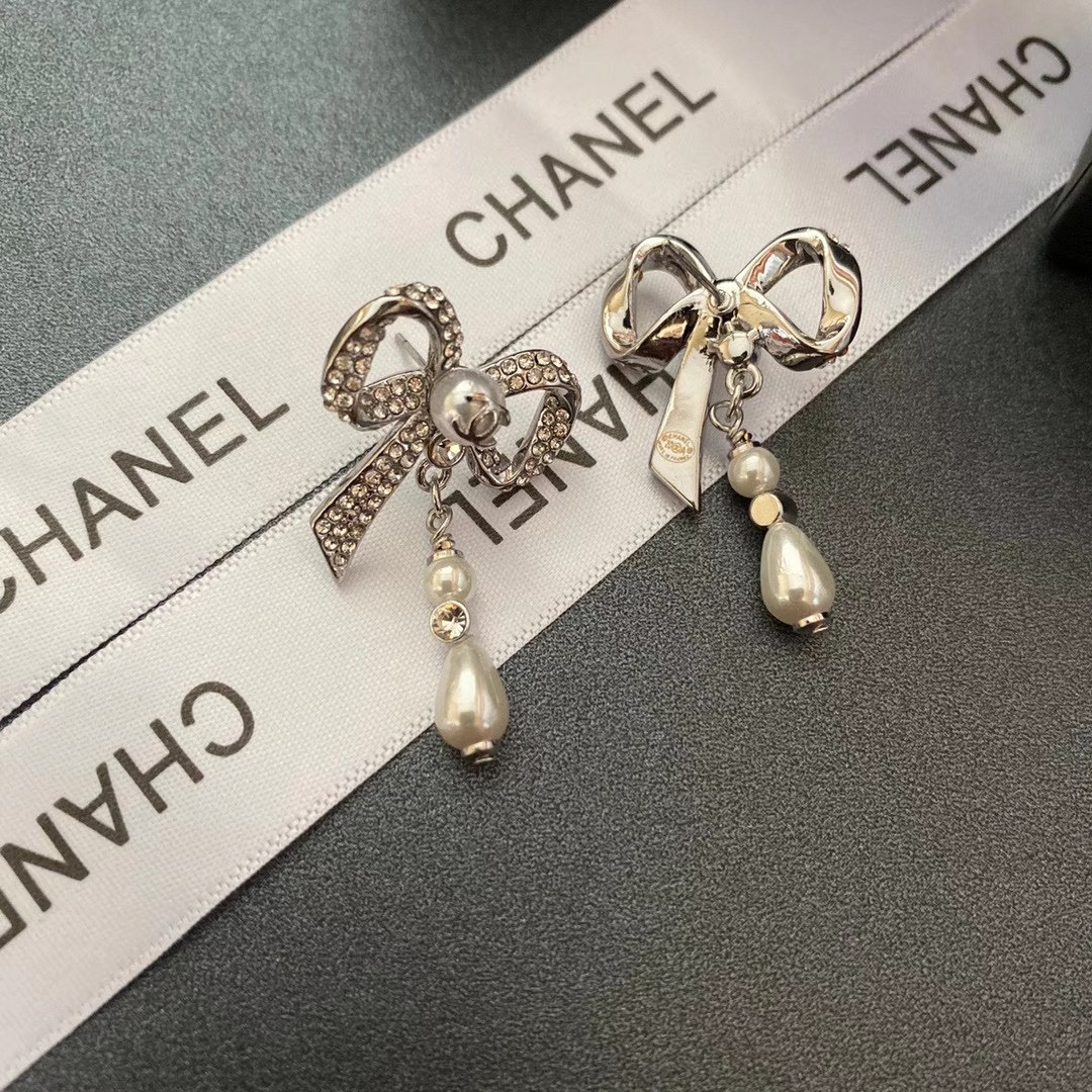 A027  Chanel earring 107922