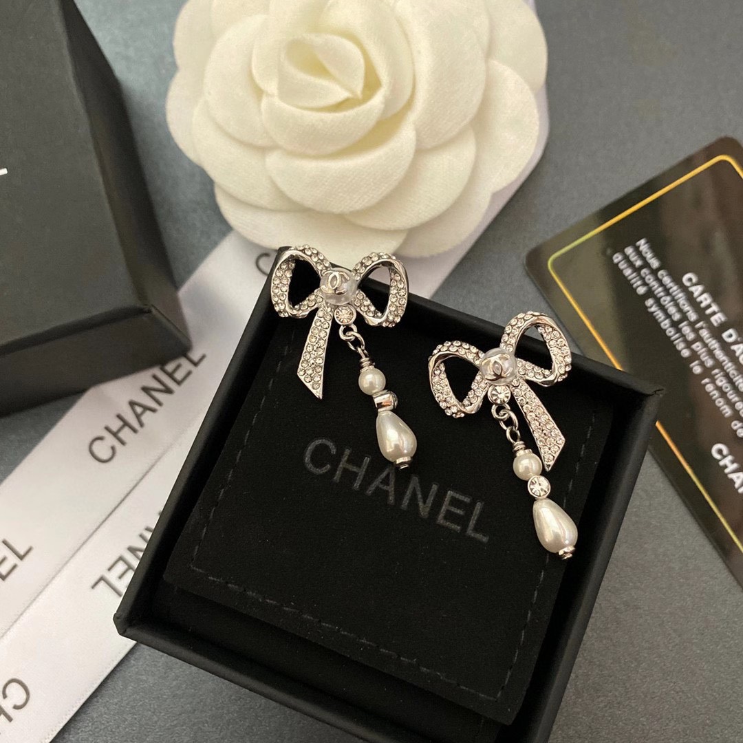 A027  Chanel earring 107922
