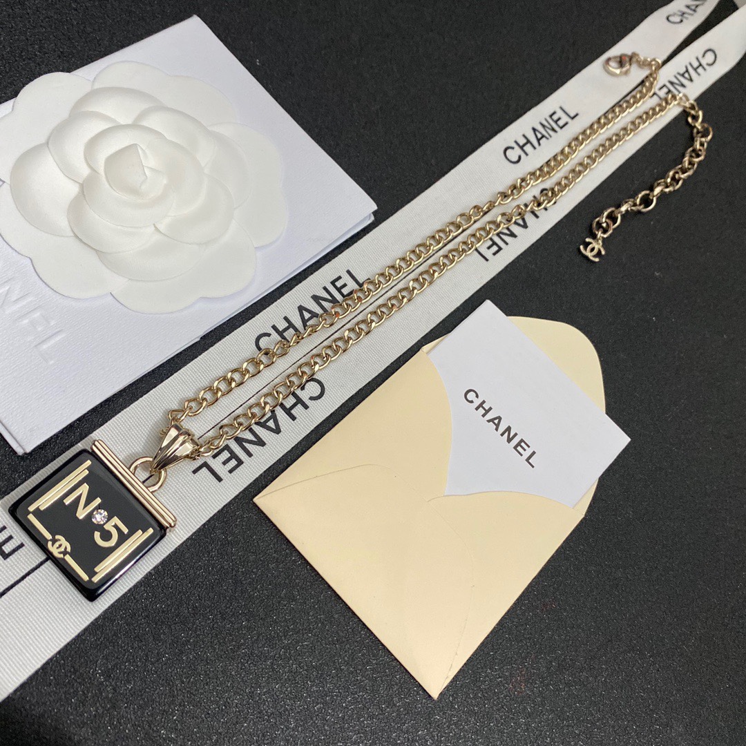 B188 Chanel necklace 107929