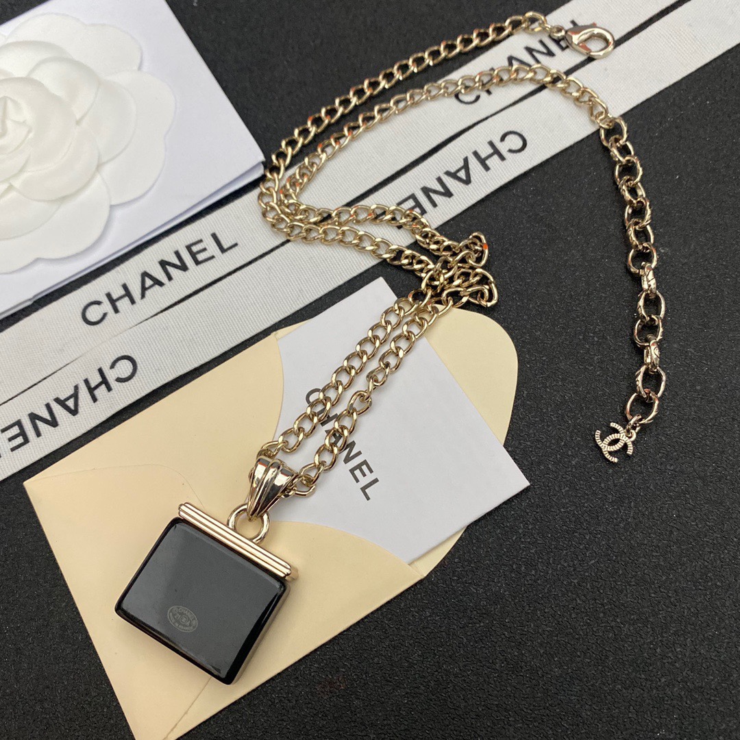 B188 Chanel necklace 107929