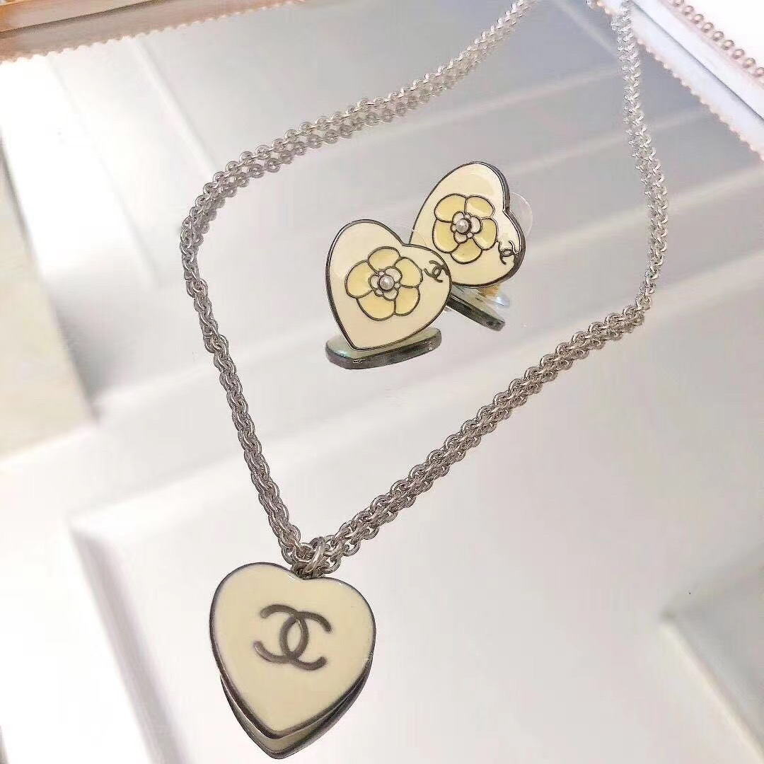 A621 Chanel earring 107931