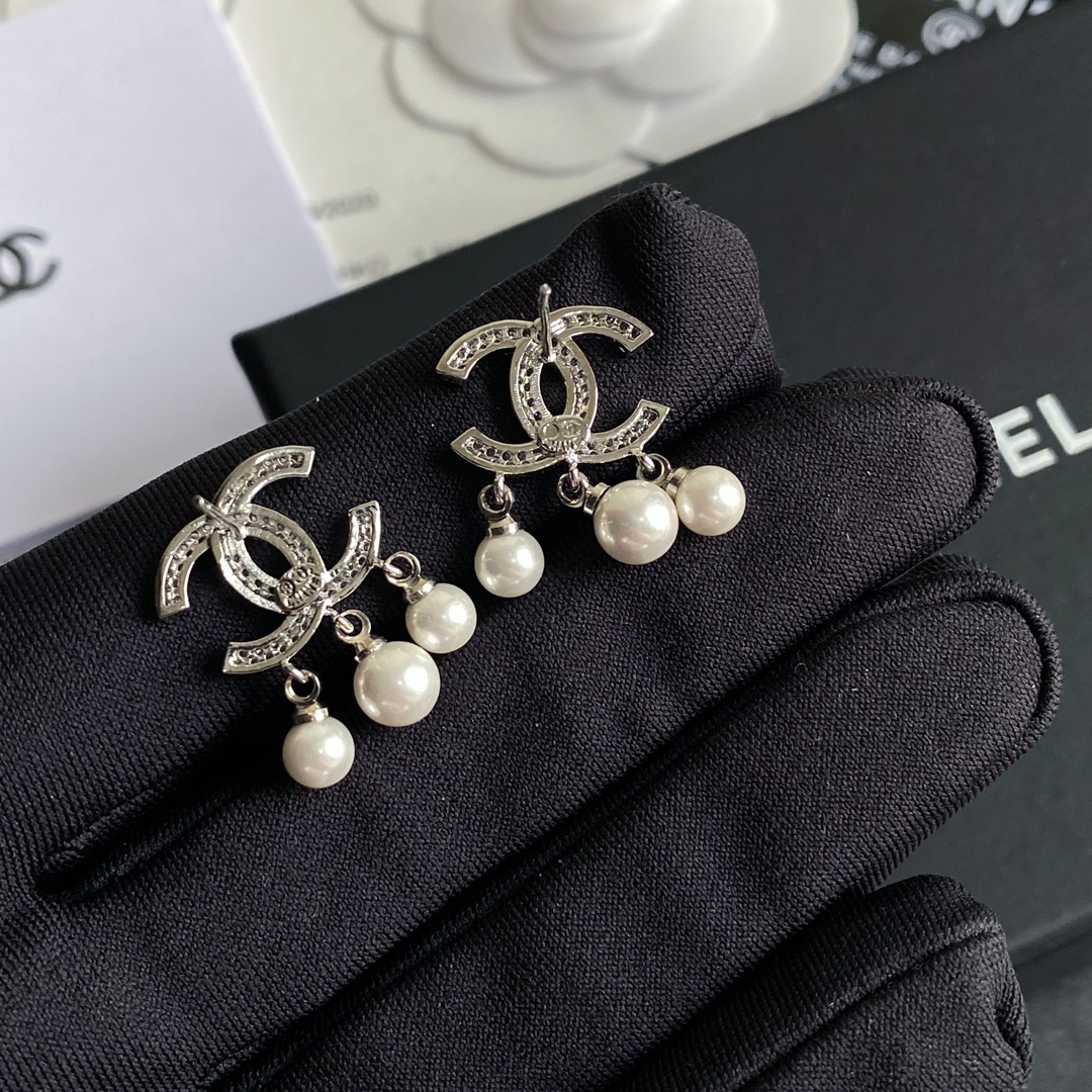 A531  Chanel earring 107934