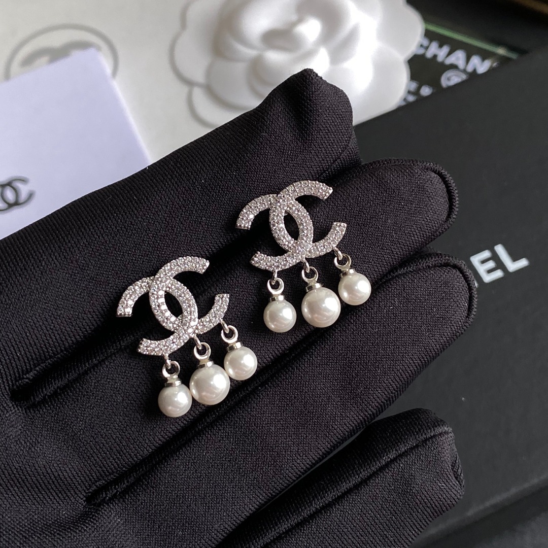 A531  Chanel earring 107934