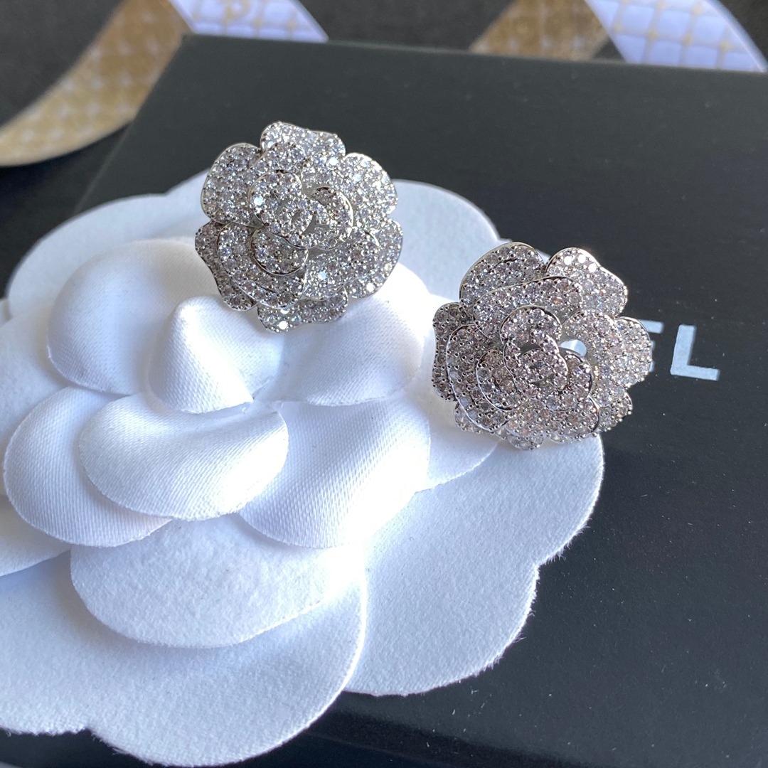 A416   Chanel earring 107935