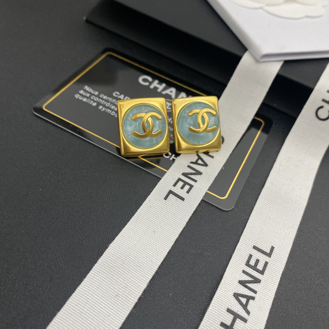 A325 Chanel earring 107940