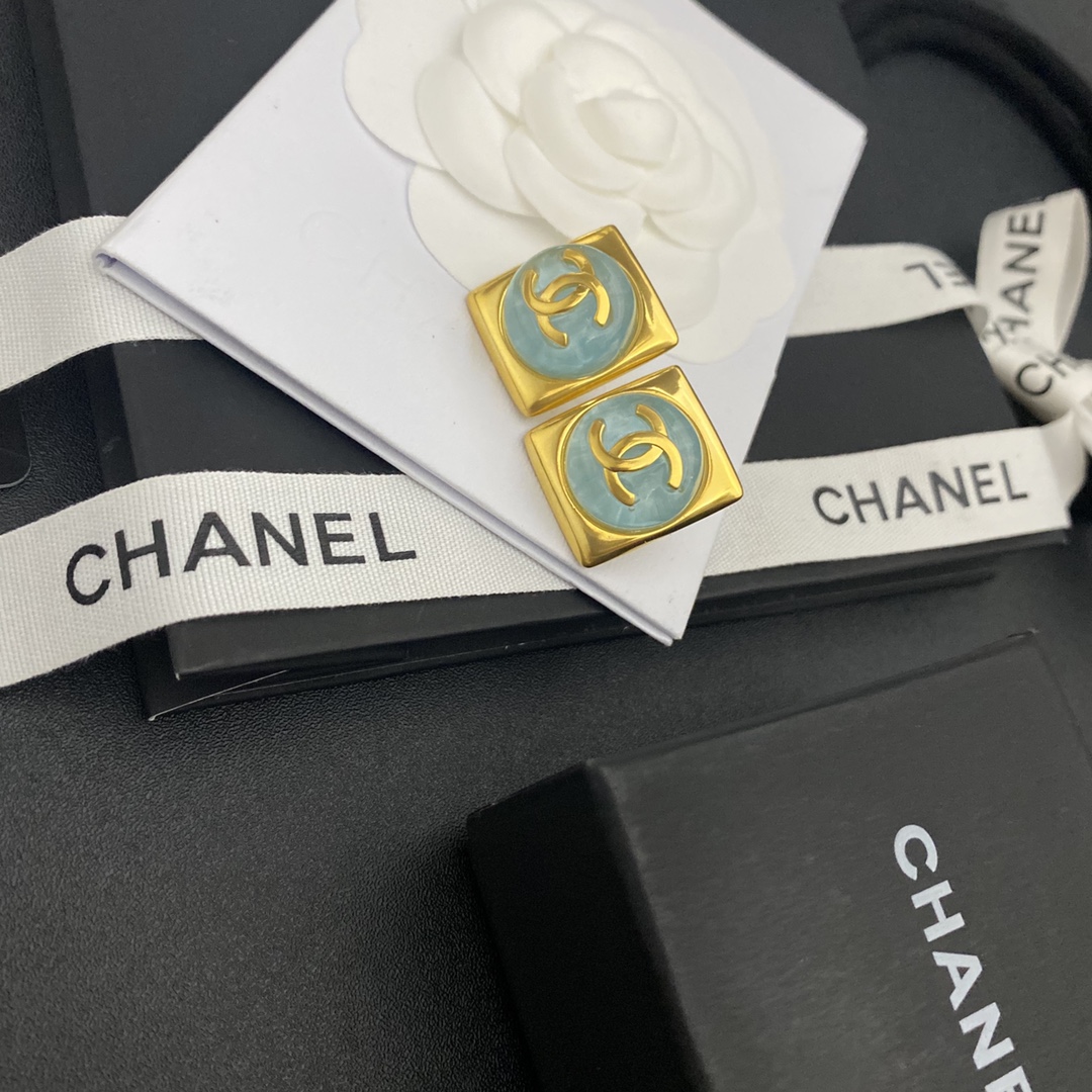 A325 Chanel earring 107940