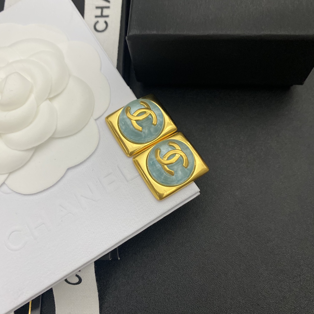 A325 Chanel earring 107940