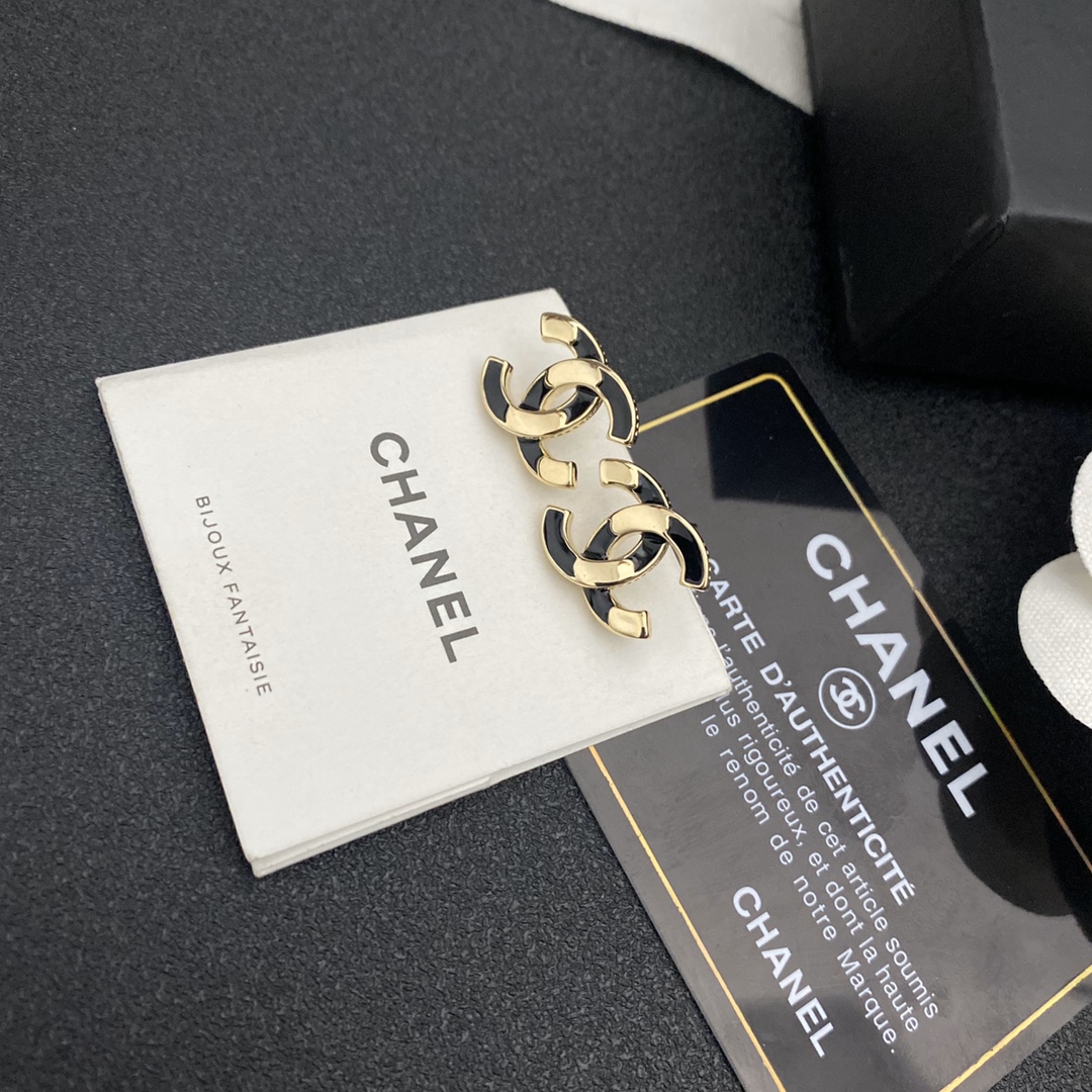 A520 Chanel earring 107950