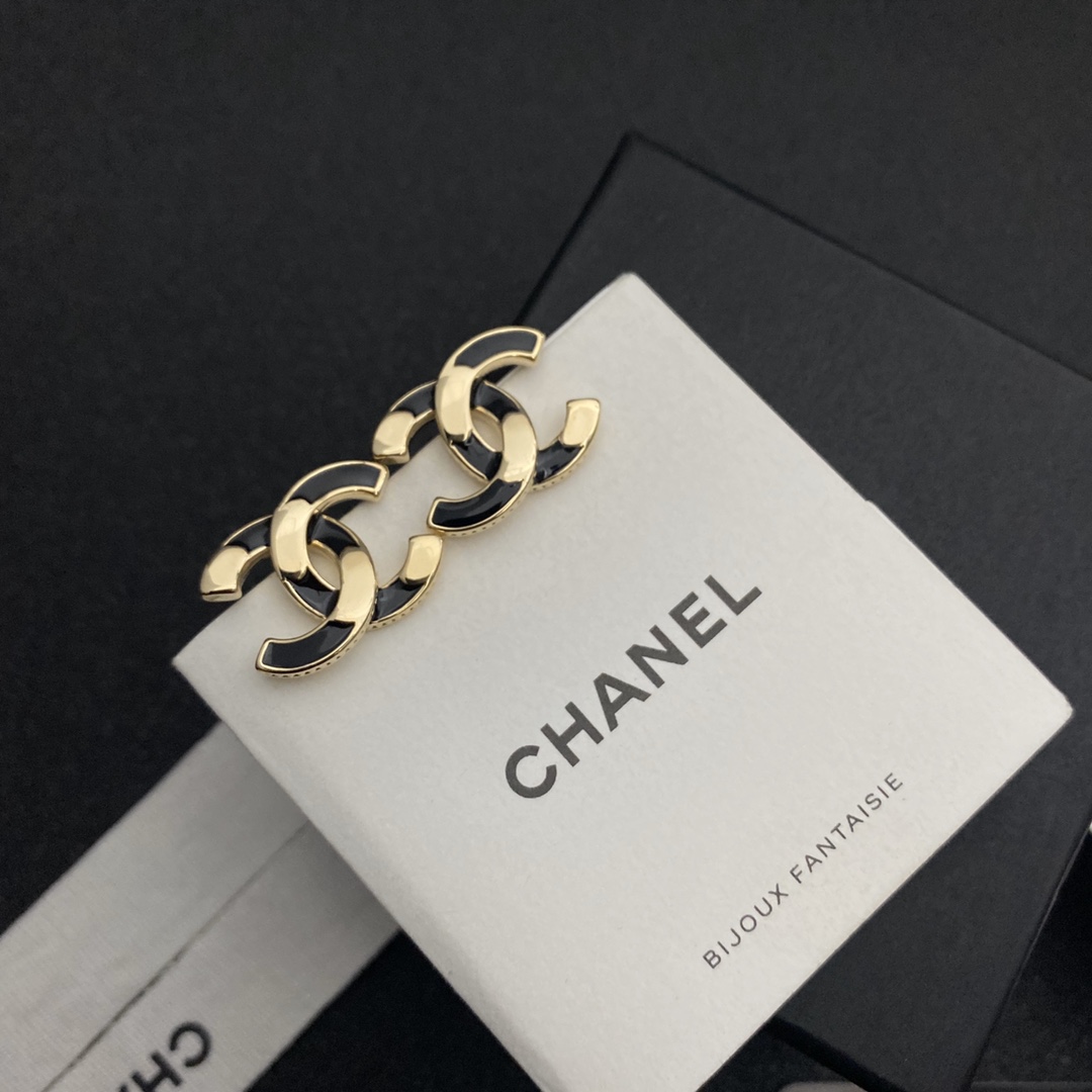 A520 Chanel earring 107950
