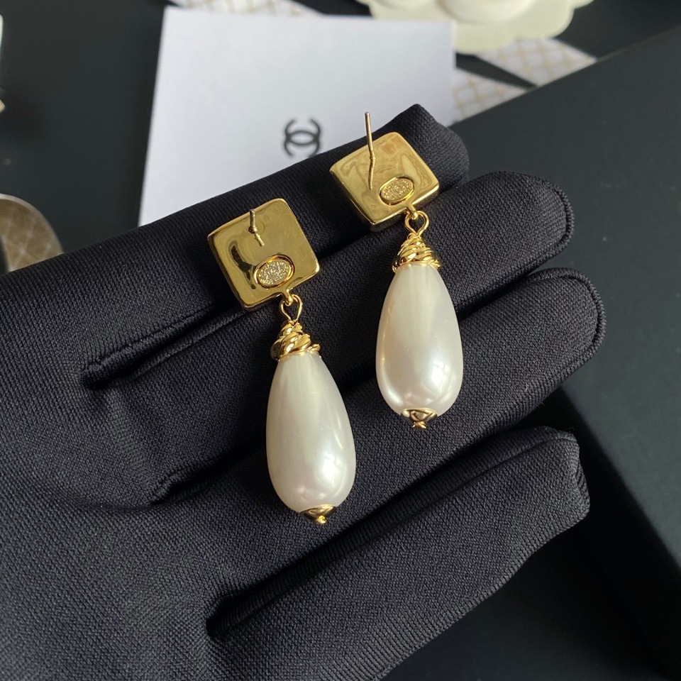 A378 Chanel earring 107964
