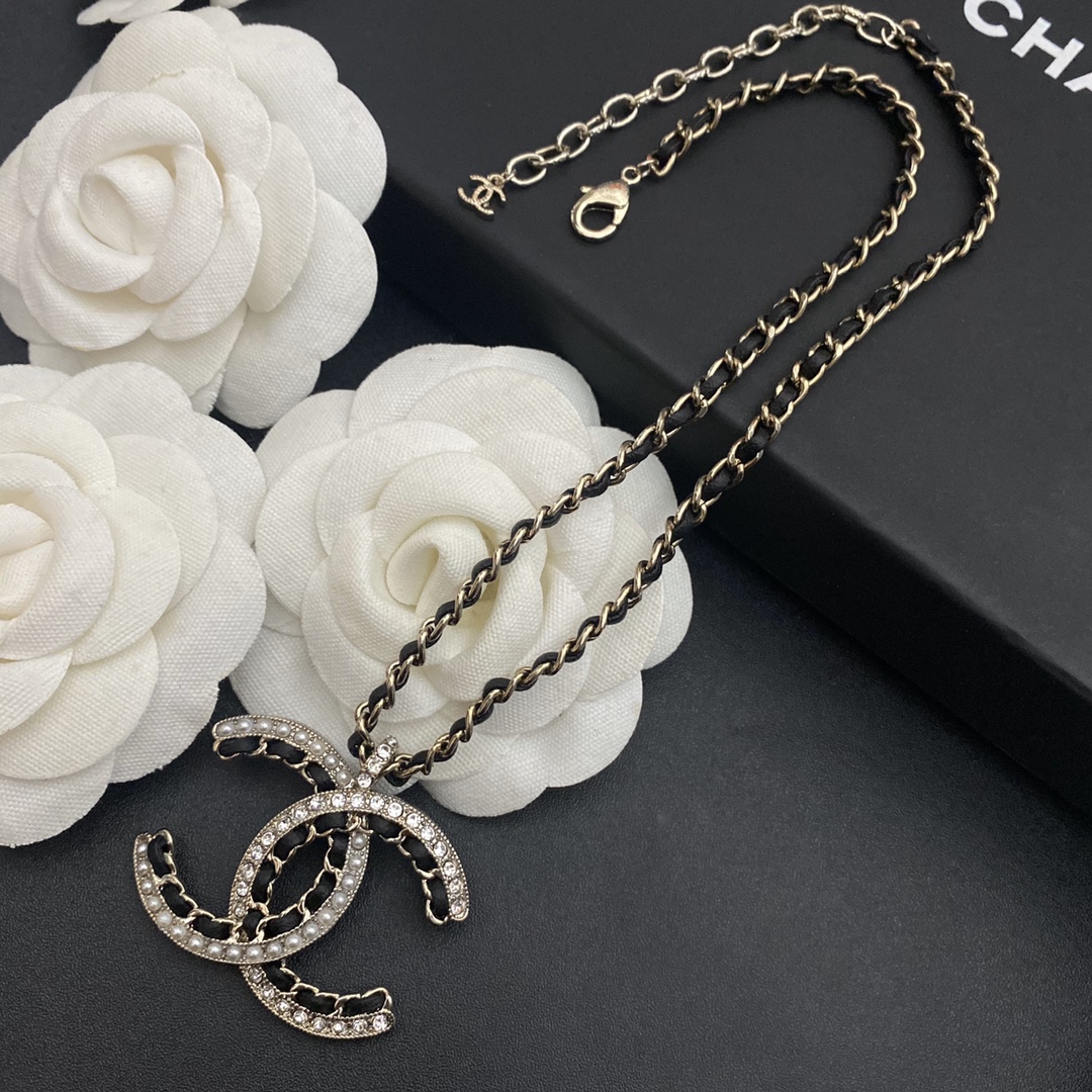 B186 Chanel necklace 107974