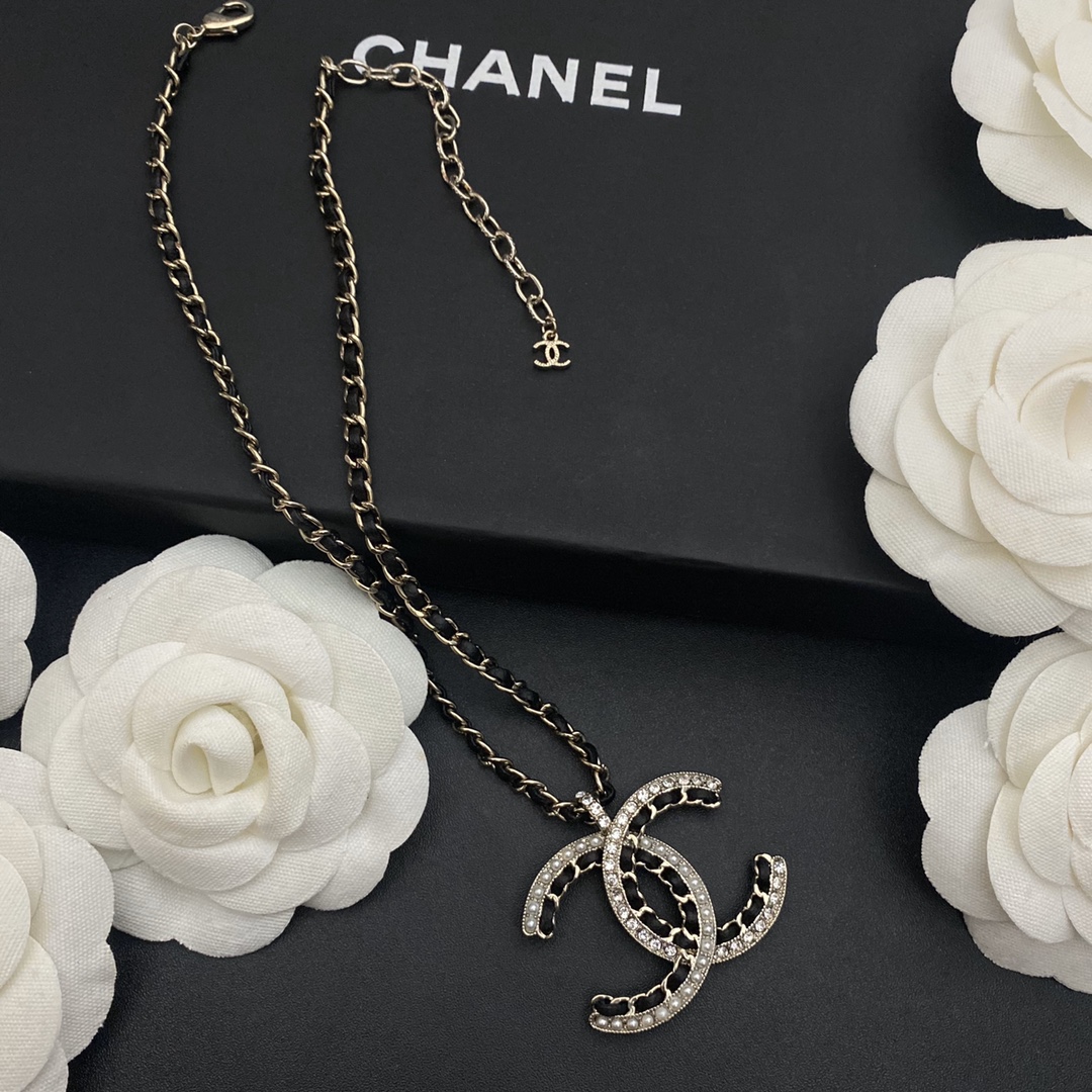 B186 Chanel necklace 107974