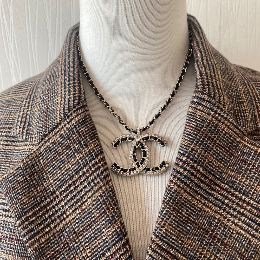 B186 Chanel necklace 107974