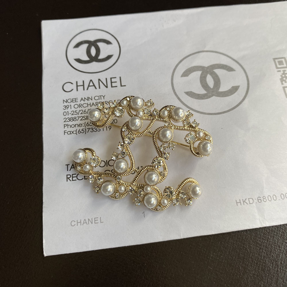 C023 Chanel brooch 107976
