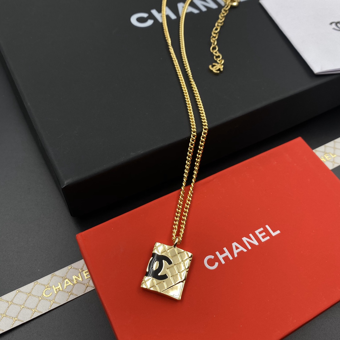 B298 Chanel necklace 107988