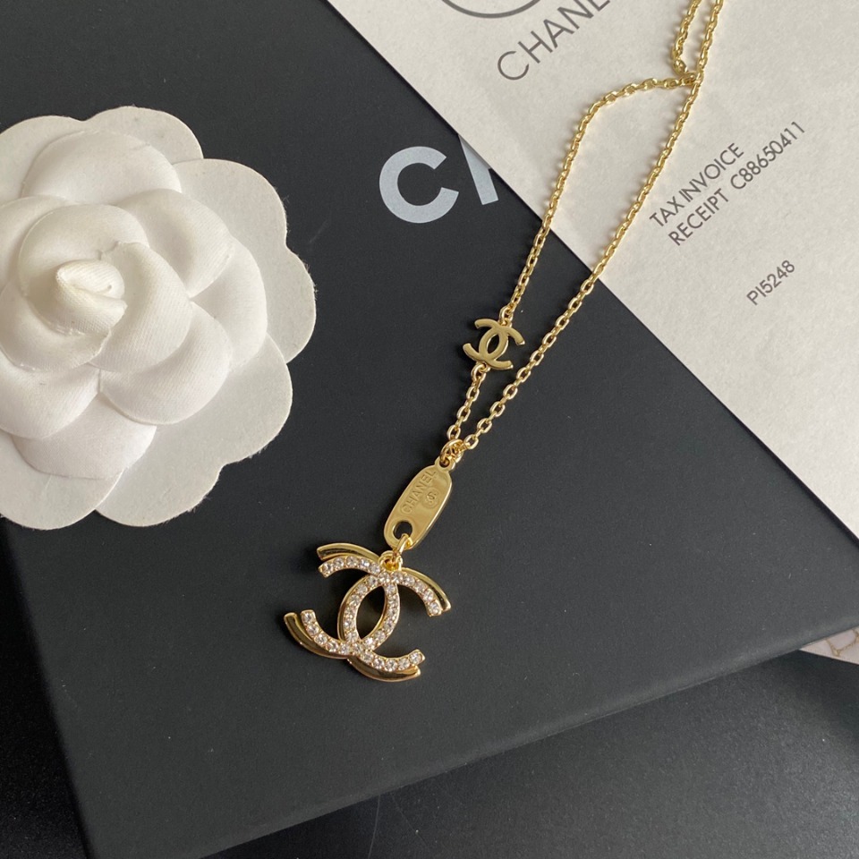B206  Chanel necklace 108012