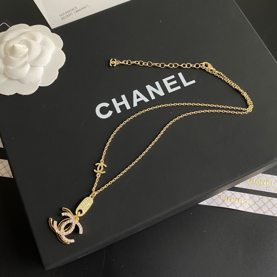 B206  Chanel necklace 108012