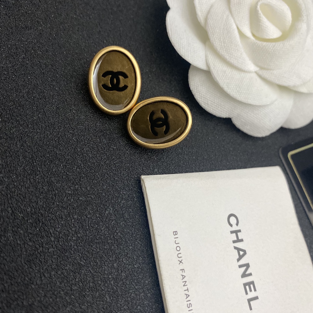 A802  Chanel earring 108037