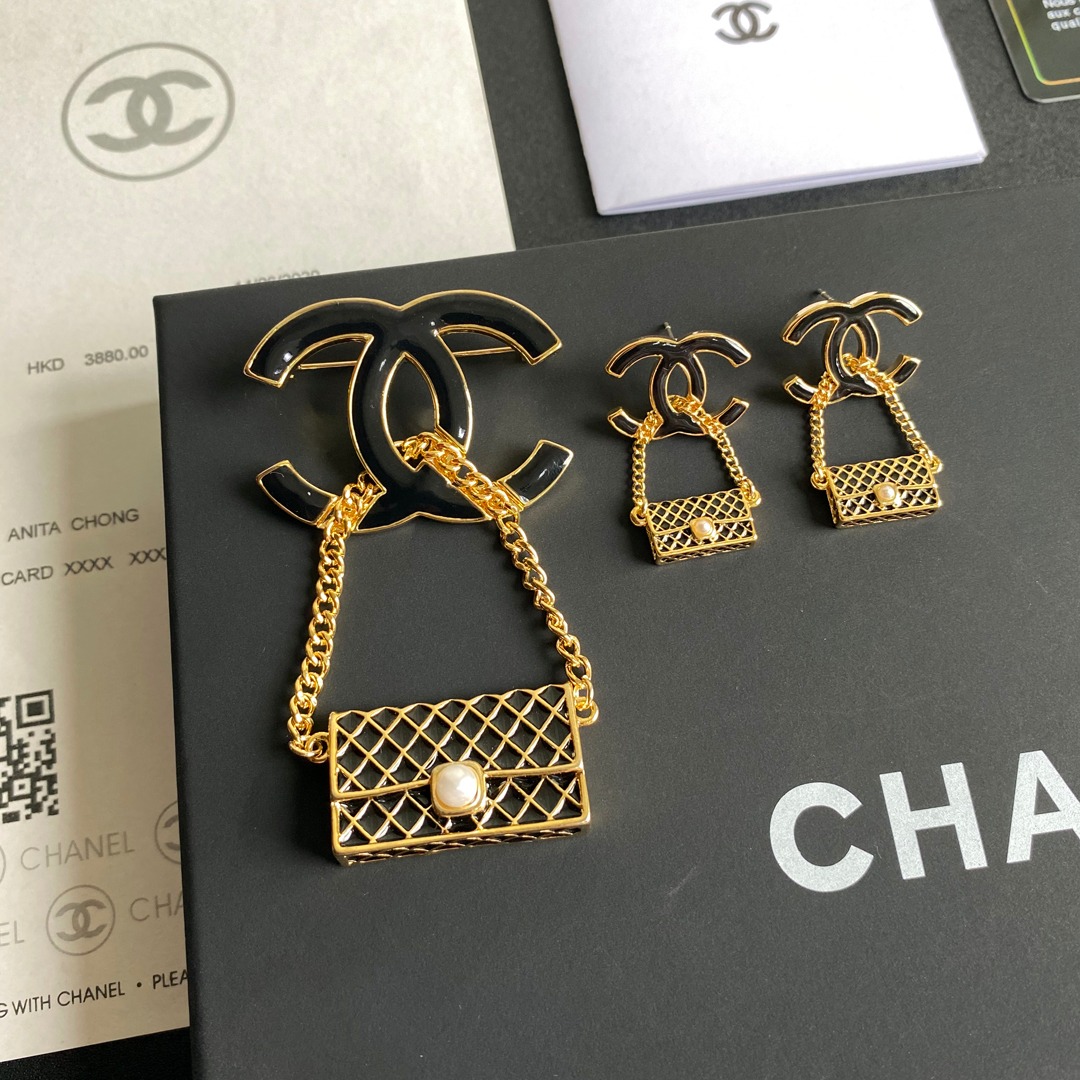 A334  Chanel earring 108038