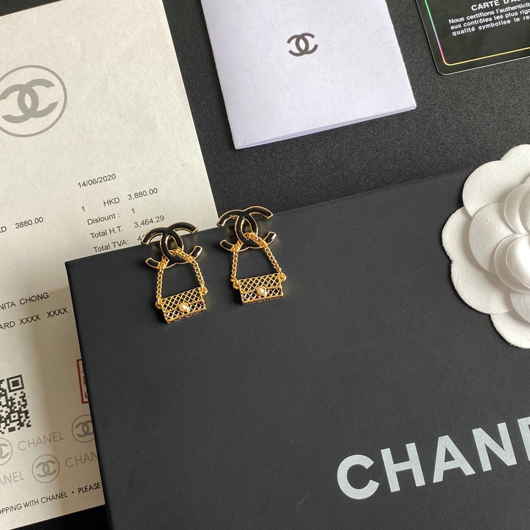 A334  Chanel earring 108038