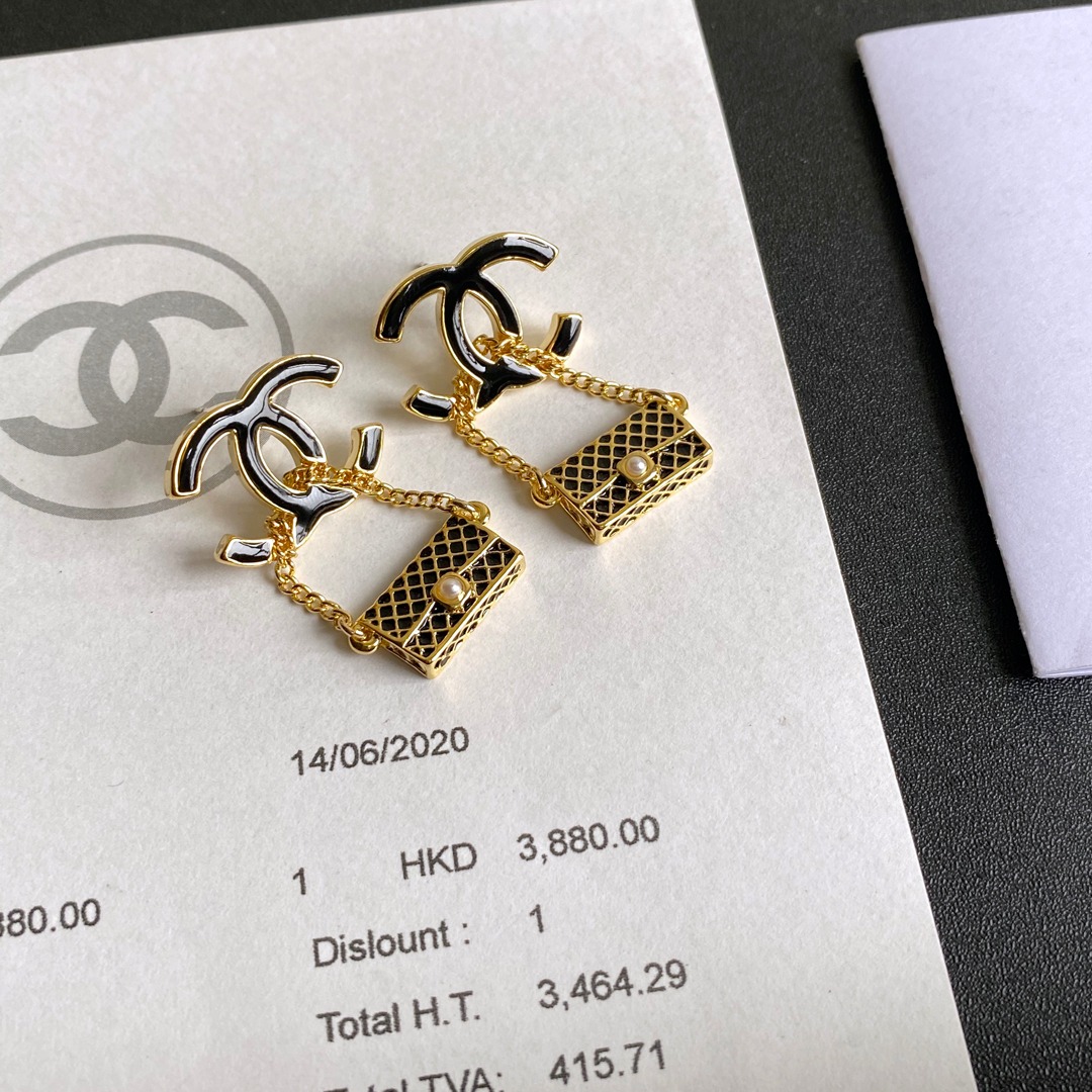 A334  Chanel earring 108038