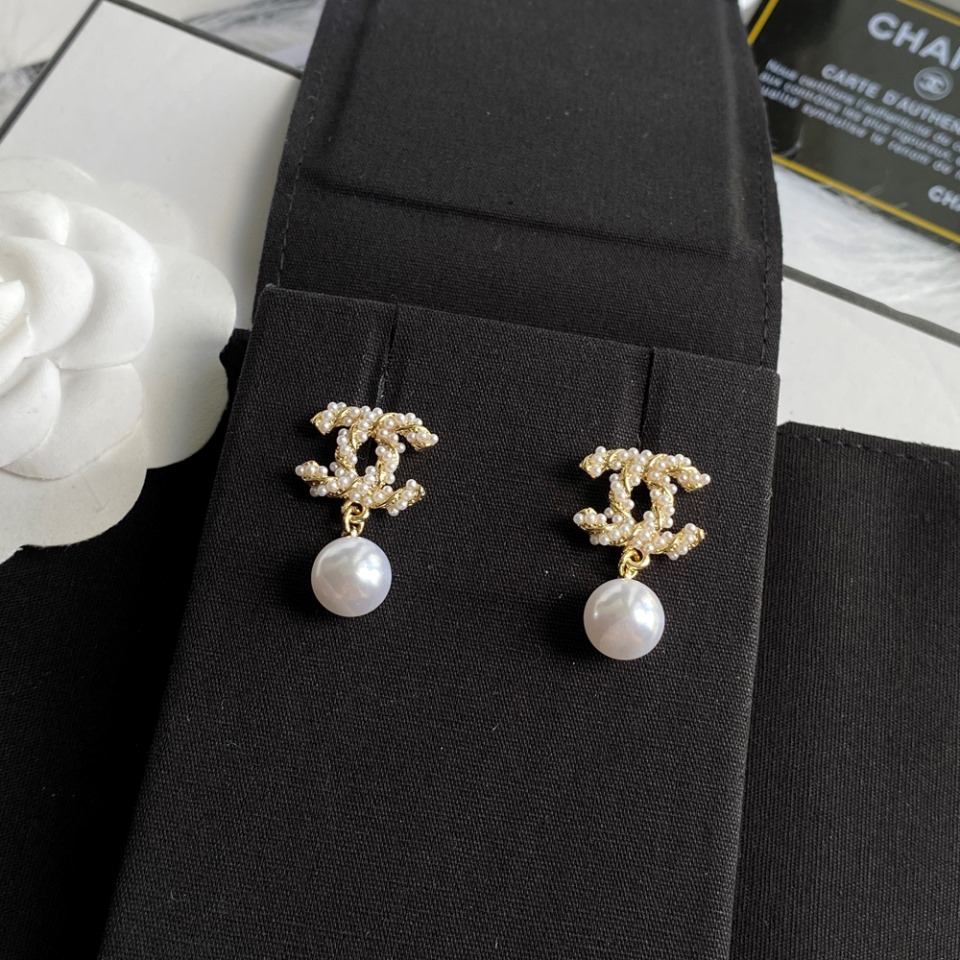 A426 Chanel earring 108043