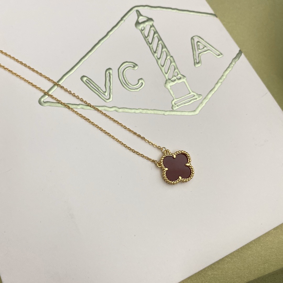 B144 Vancleef necklace 108054