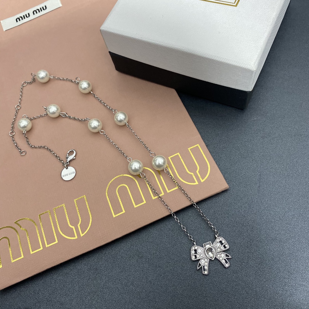 B129 miumiu necklace 108075