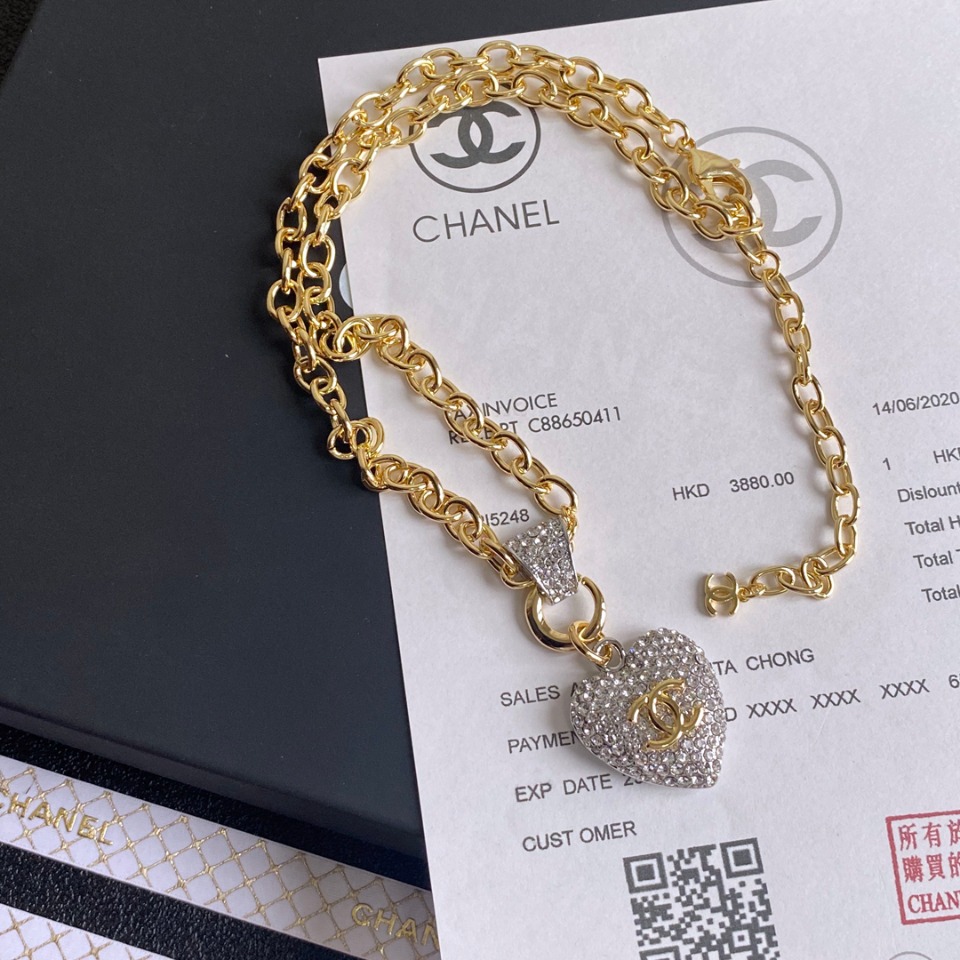 B272 Chanel necklace 108084