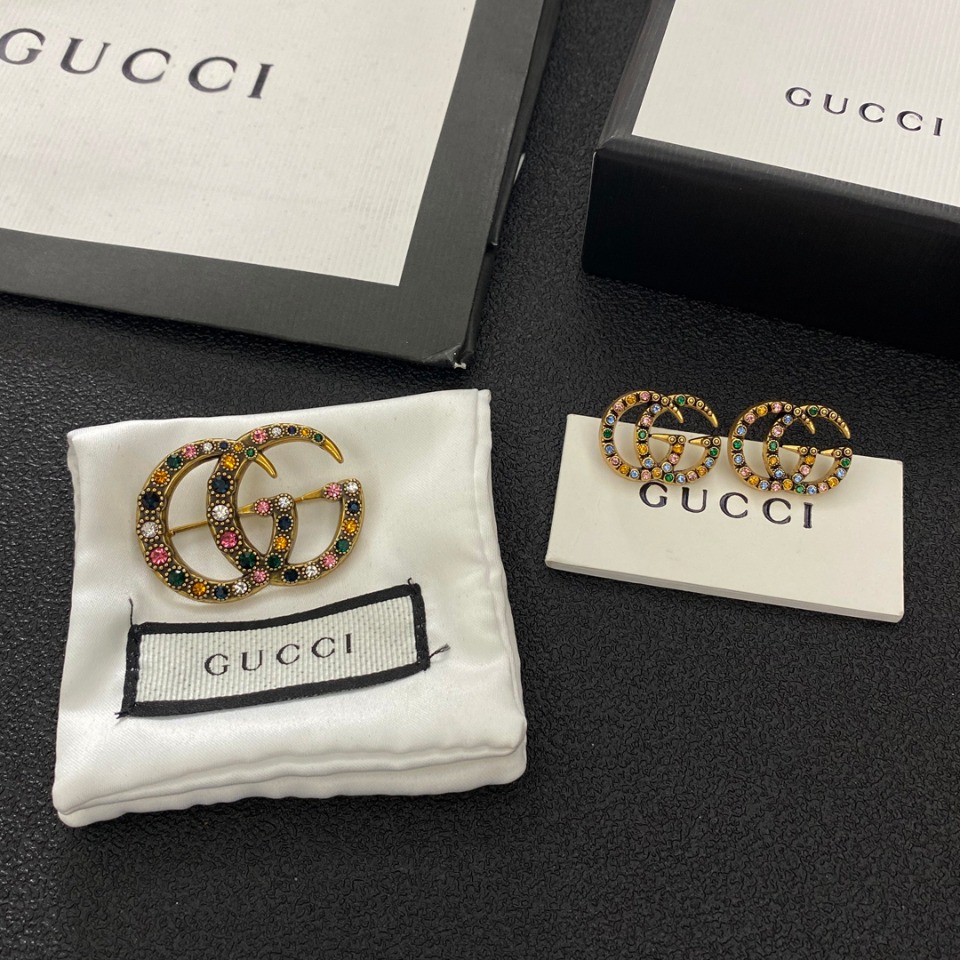 C030 Gucci brooch 108088