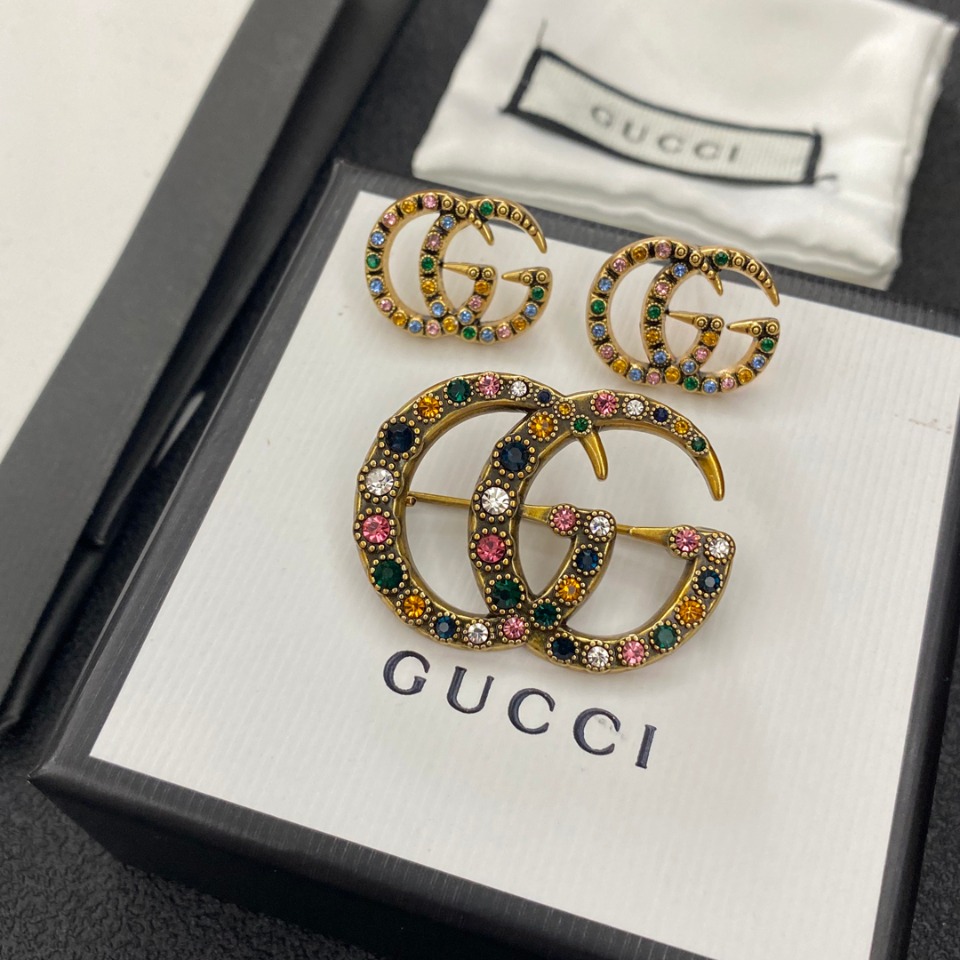 C030 Gucci brooch 108088