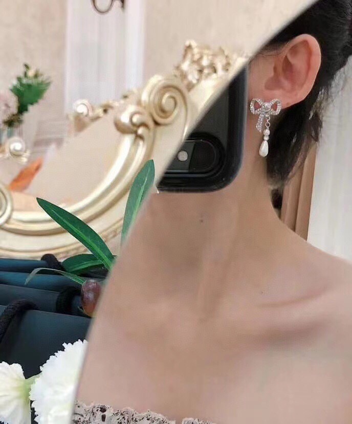 A027  Chanel earring 107922