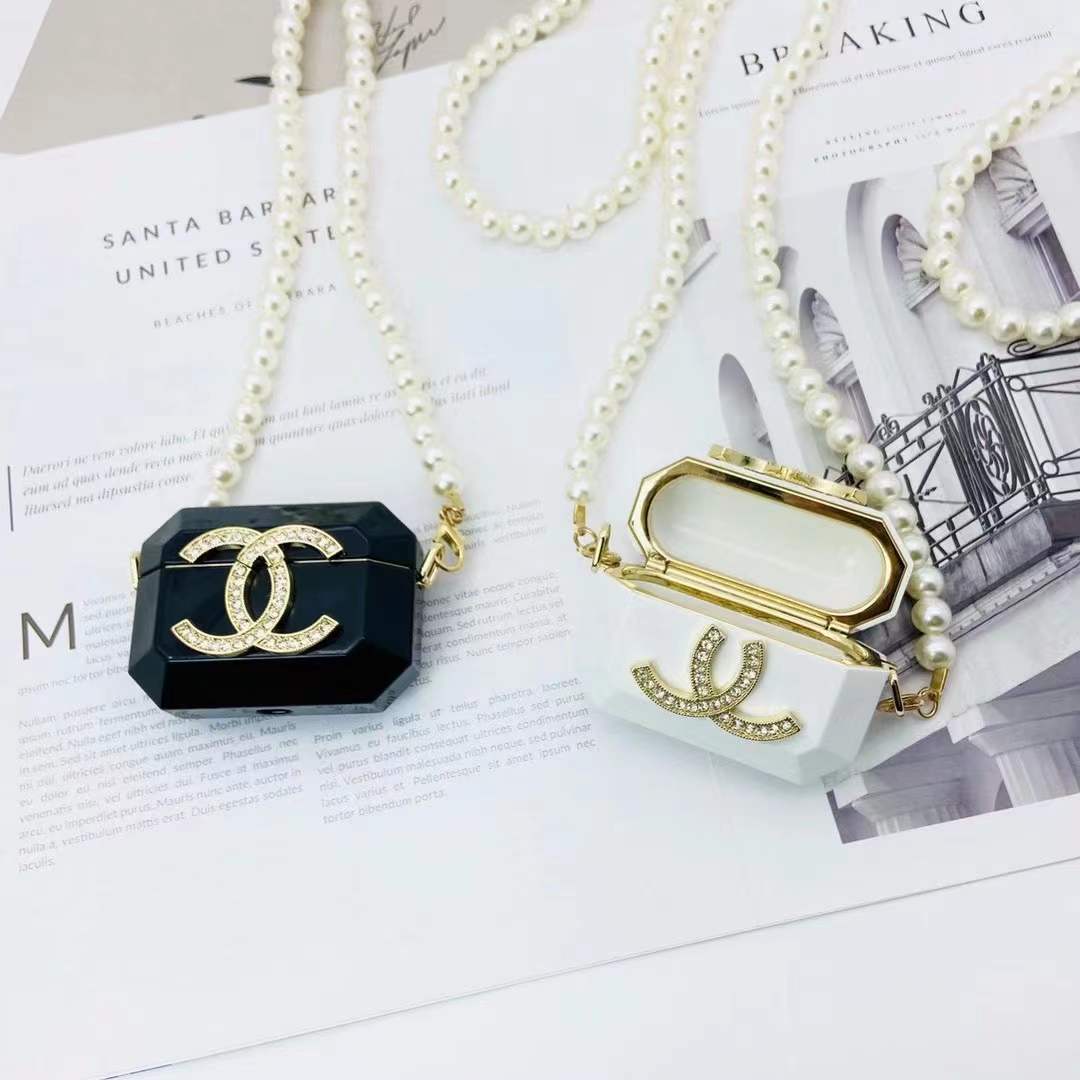 Chanel earphone box necklace bag