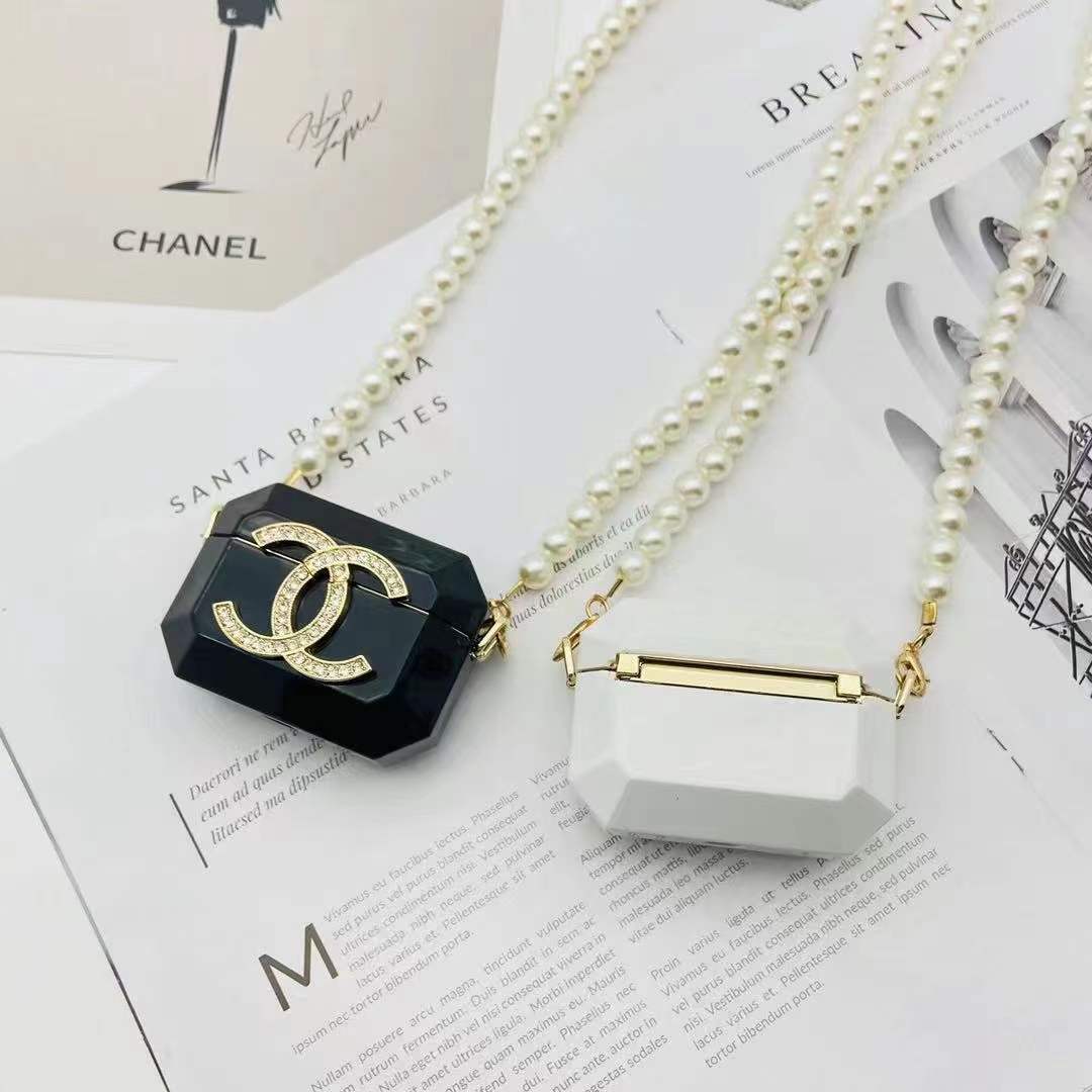 Chanel earphone box necklace bag