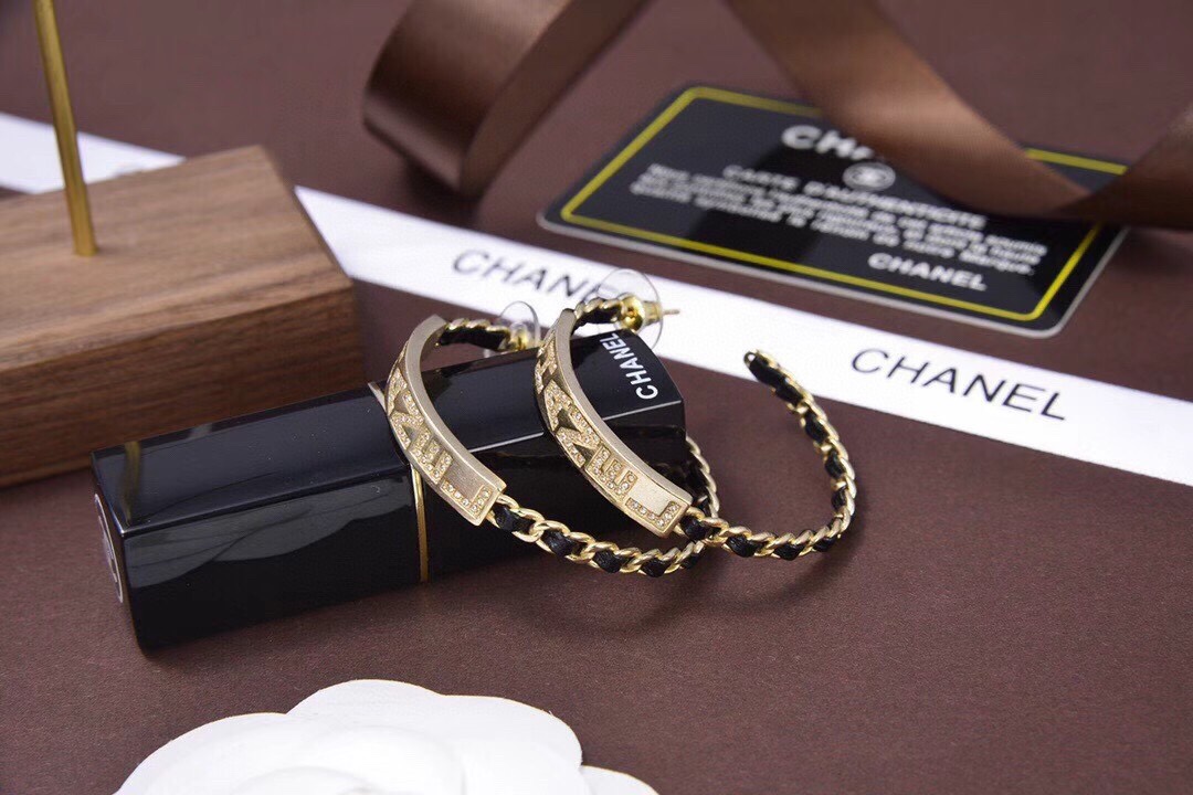 Chanel earring 108361