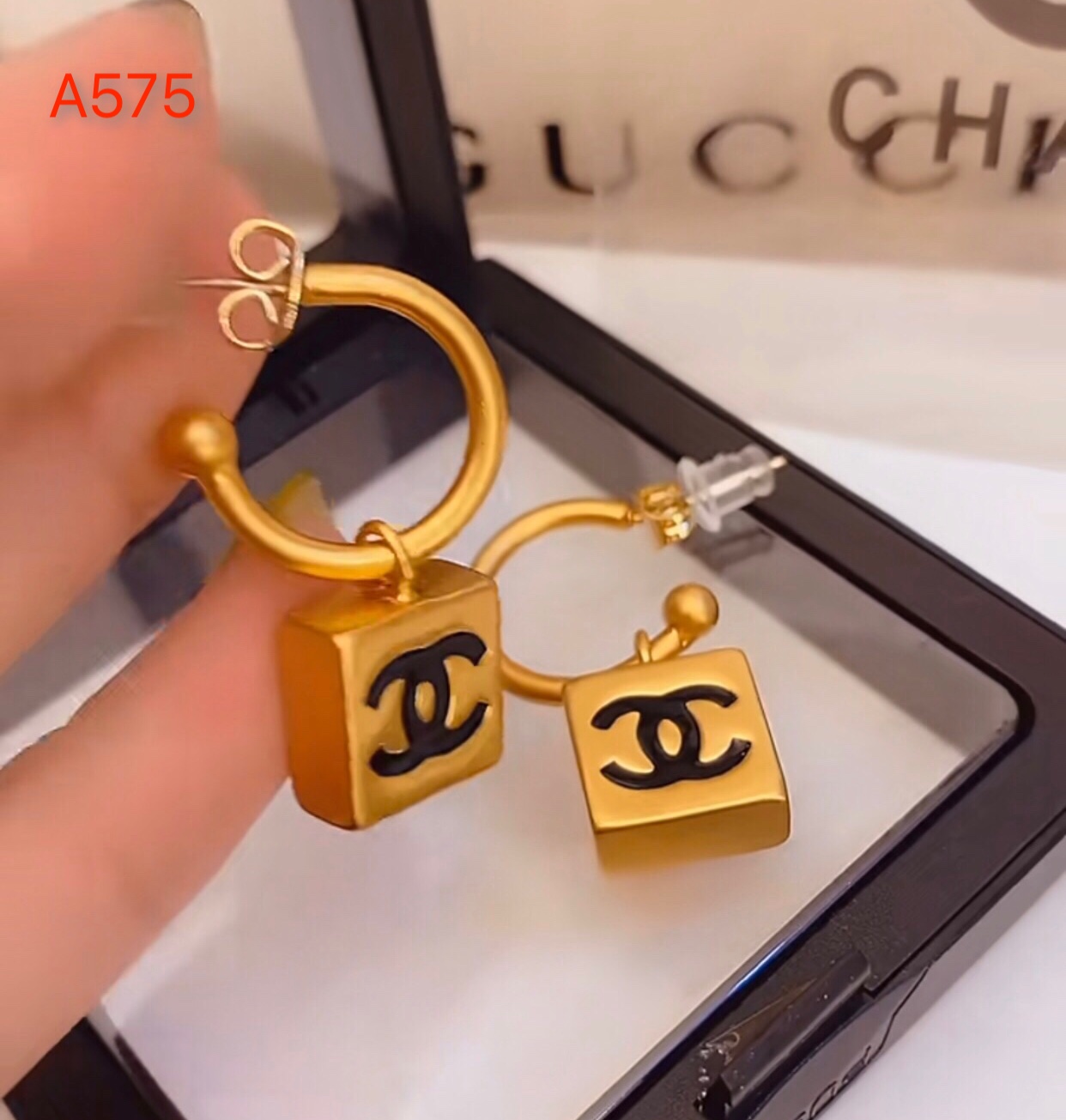 Chanel earring 108363